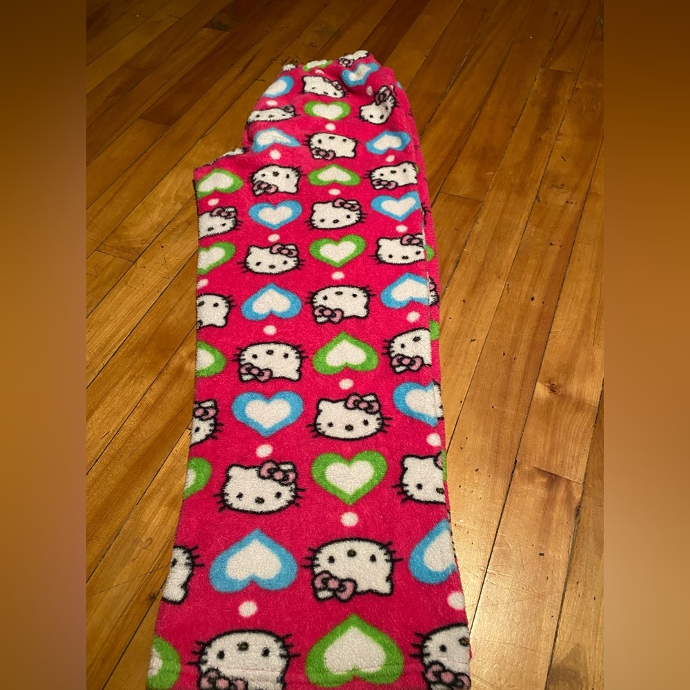 Hello Kitty - Picture 3 of 6